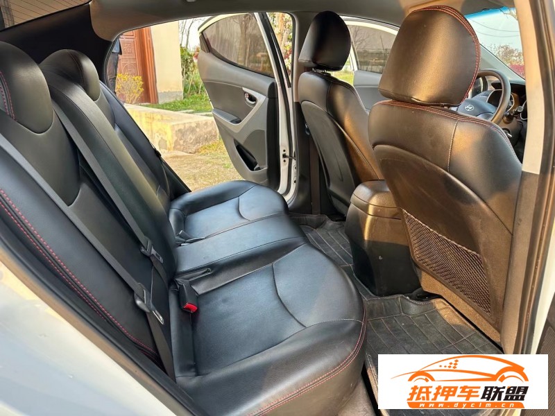  18年現(xiàn)代朗動轎車 