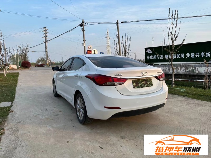  18年現(xiàn)代朗動轎車 