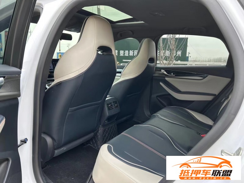  21年比亞迪秦轎車 