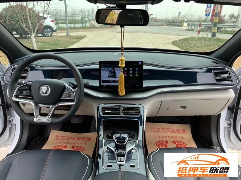  21年比亞迪秦轎車 