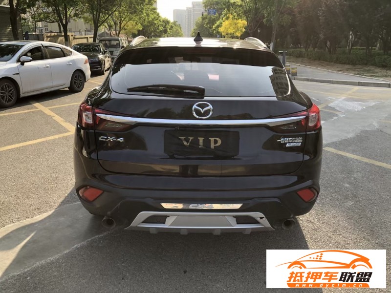  17年馬自達CX-4轎車 