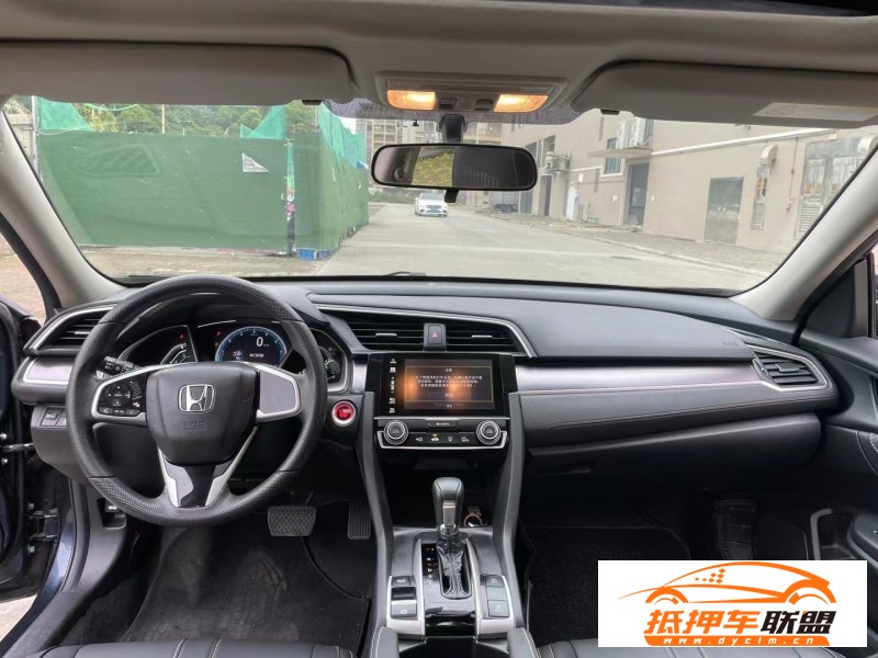  18年本田思域轎車 