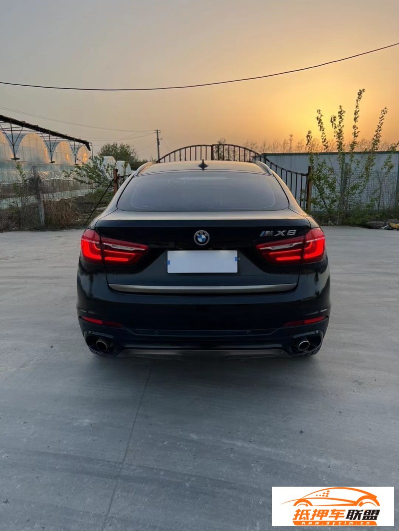  17年寶馬X6轎車 