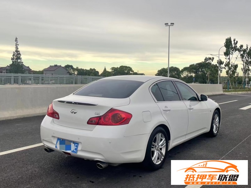  14年英菲尼迪G25轎車 