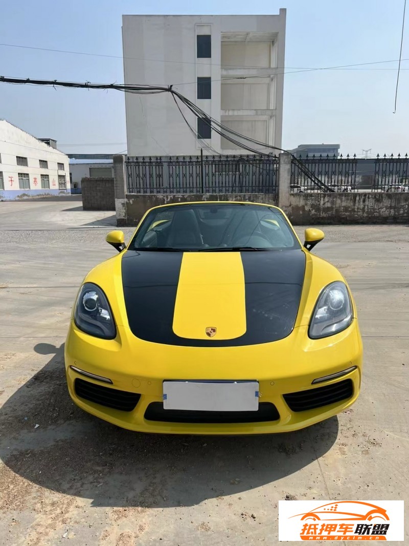  17年保時捷718轎車 