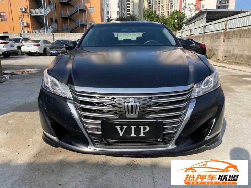  17年豐田皇冠轎車 