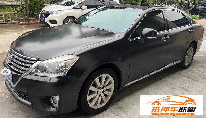  14年豐田皇冠轎車 
