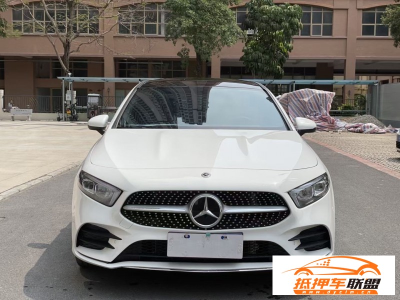  22年奔馳A轎車 