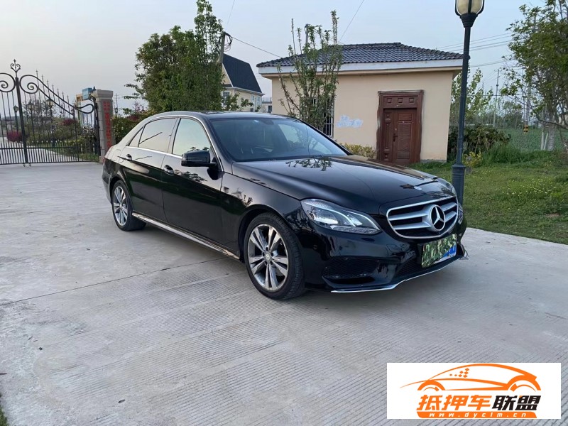  13年奔馳E級轎車 