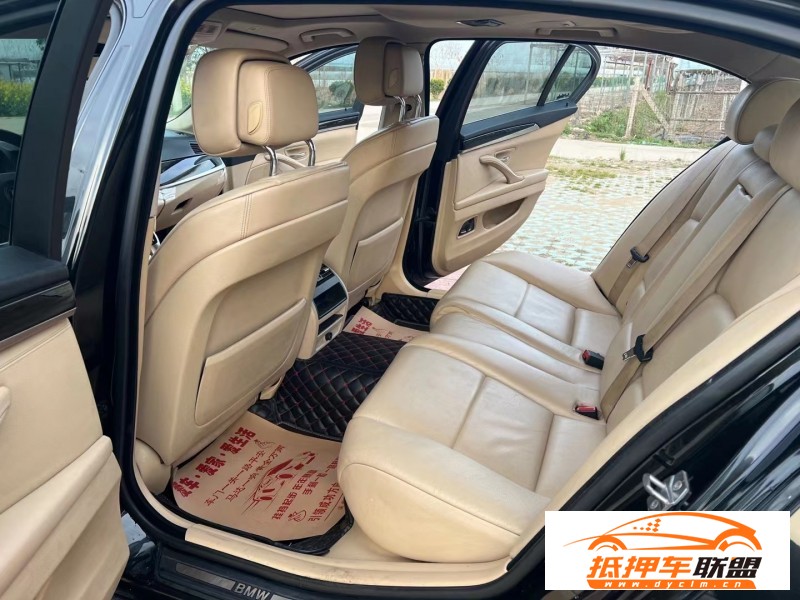  13年寶馬5系轎車 