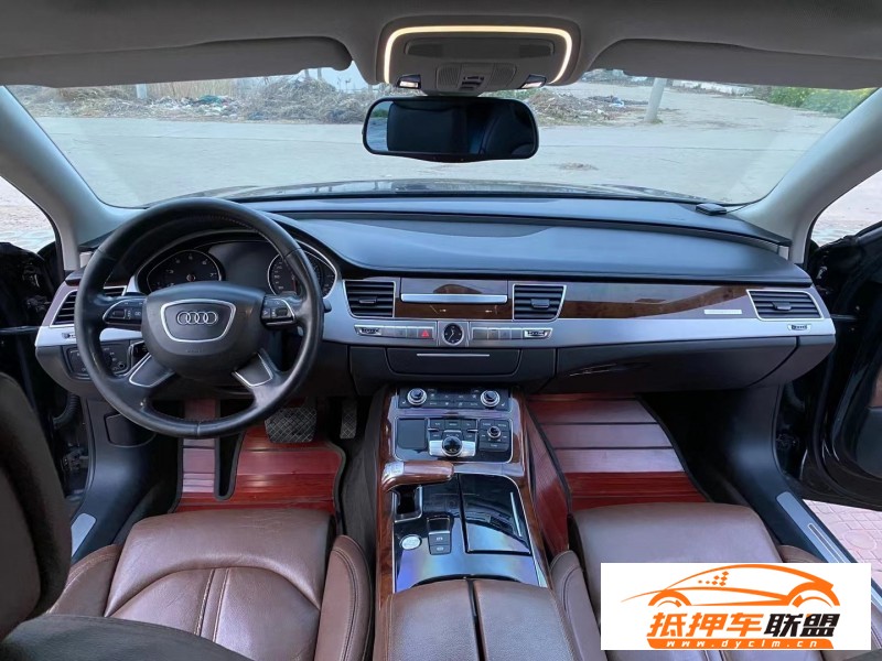  11年奧迪A8轎車 