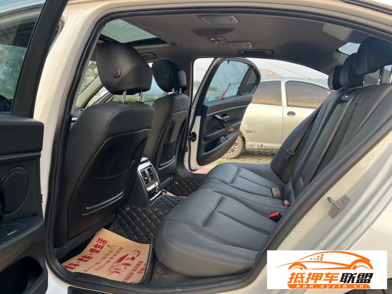  16年寶馬3系轎車 