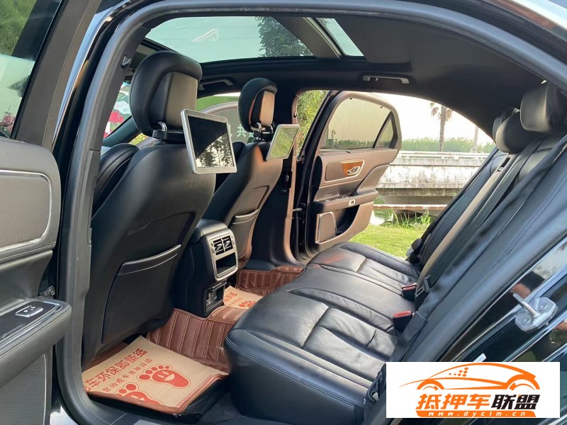  17年林肯大陸轎車 