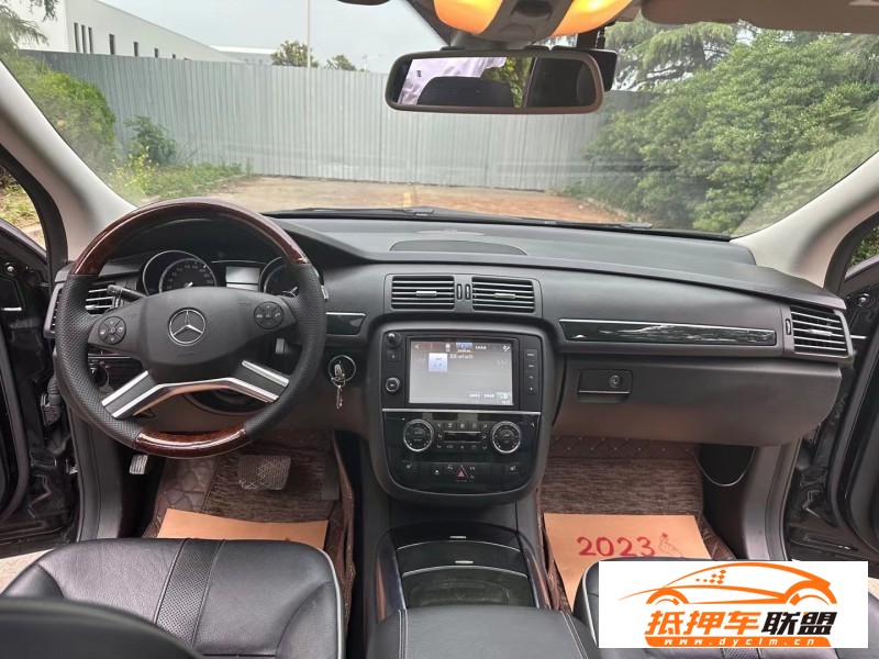  17年奔馳R轎車 