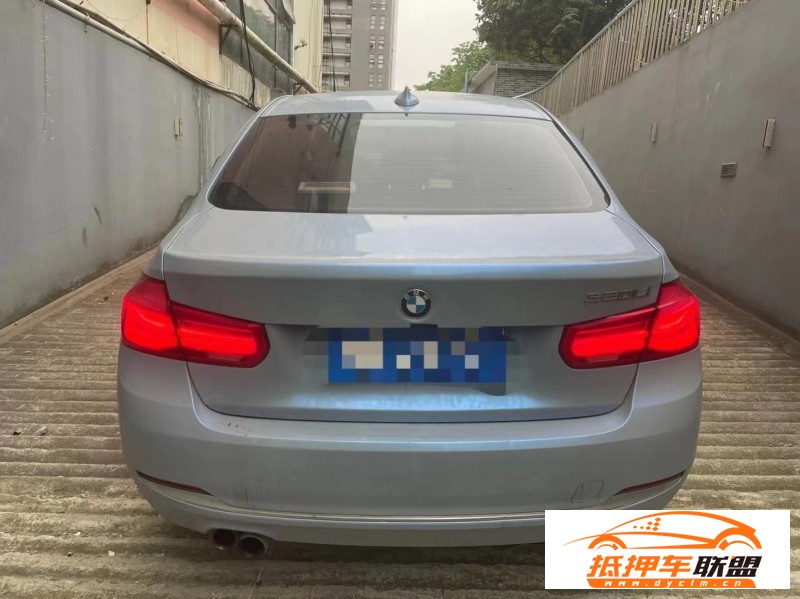  17年寶馬3系轎車 