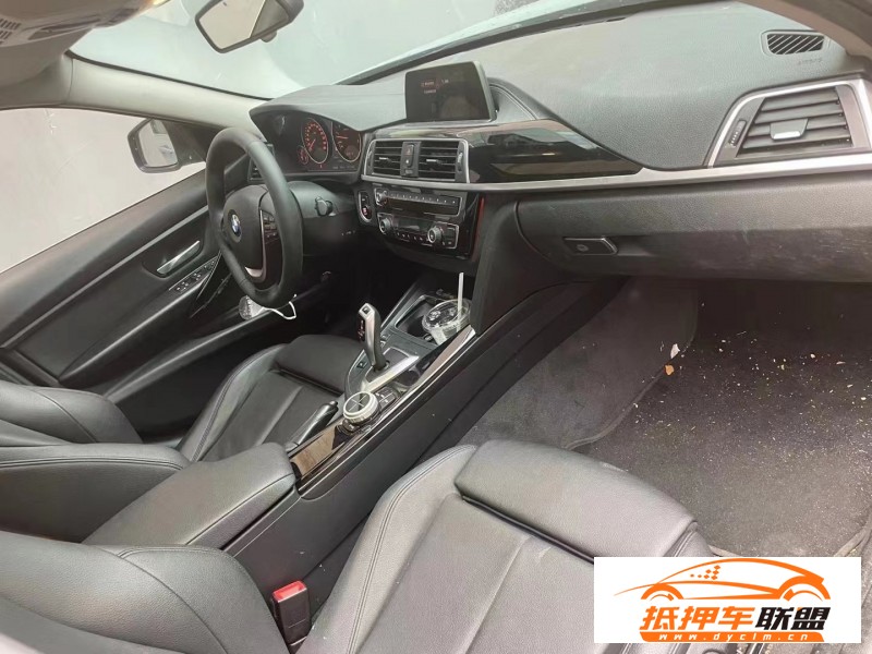  17年寶馬3系轎車 