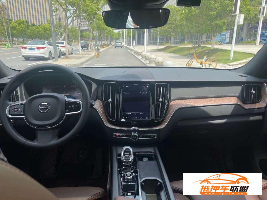 23年沃爾沃XC60插電式混動(dòng) 2.0T沃爾沃XC60新能源