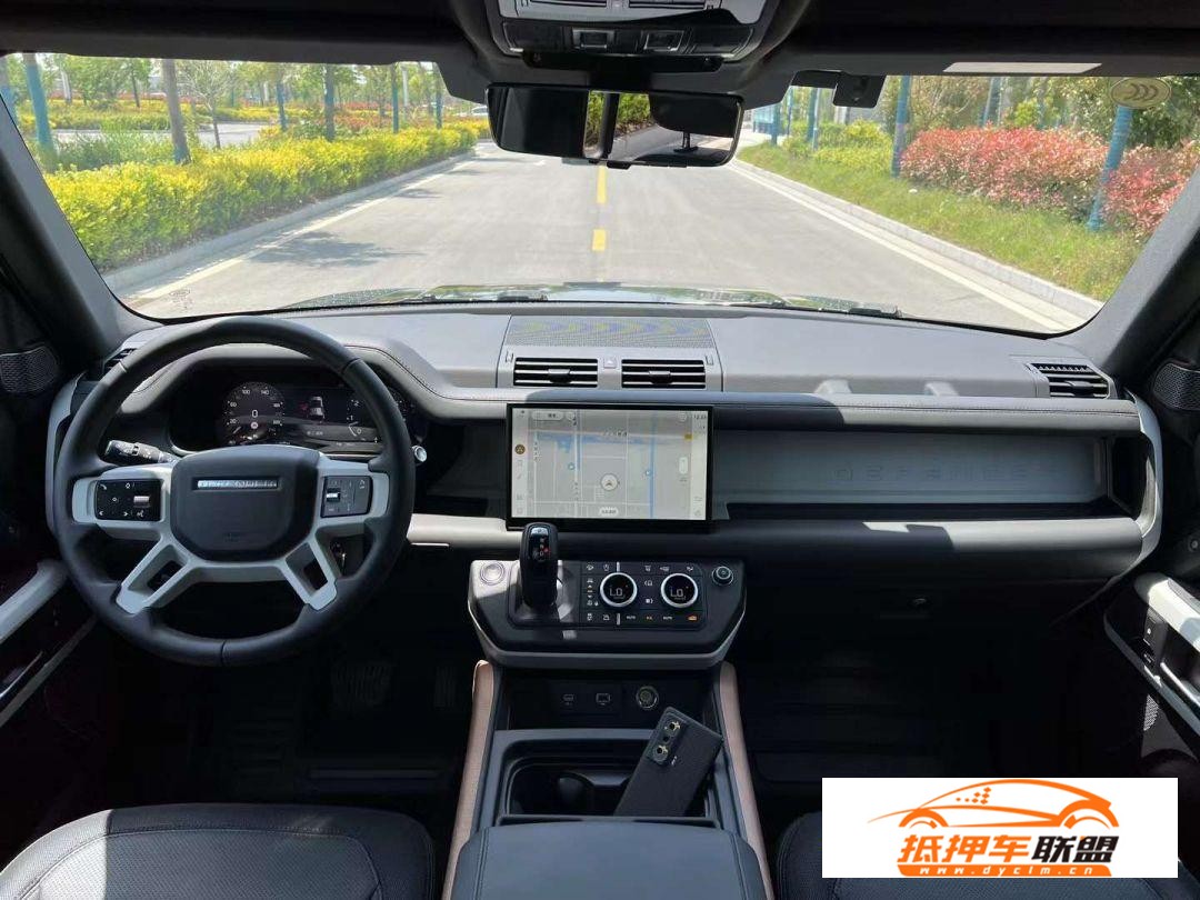 路虎衛(wèi)士(進口) 2023款 路虎衛(wèi)士(進口) 改款 90 3.0T P400 暗黑特別版