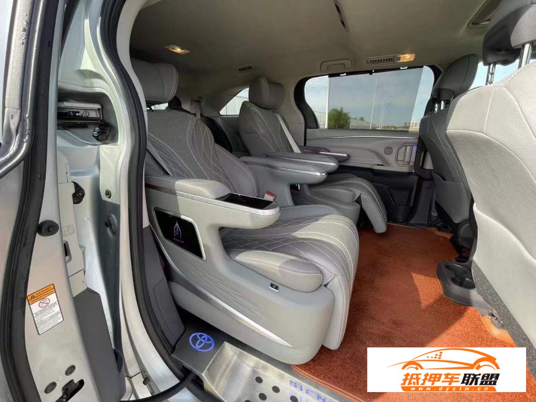 豐田 Sienna(進(jìn)口)[塞納] 2021款 Sienna(進(jìn)口) 2.5L 油電混合 四驅(qū) XL