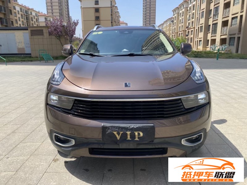  18年領(lǐng)克01轎車 