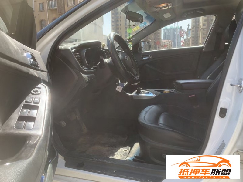  12年起亞K5轎車 