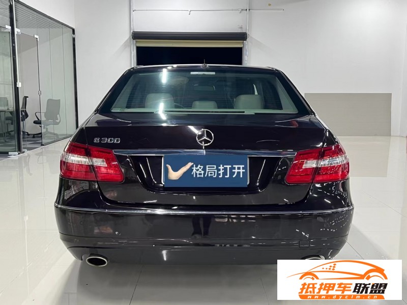  10年奔馳E轎車 