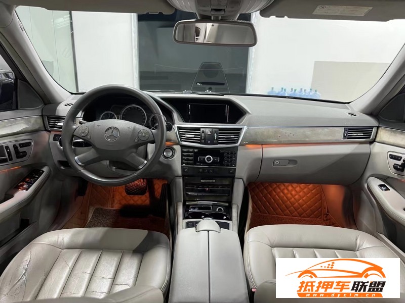  10年奔馳E轎車 