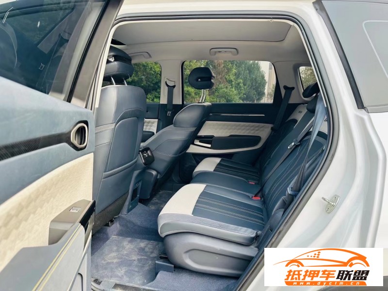  21年寶駿寶駿RM5轎車 