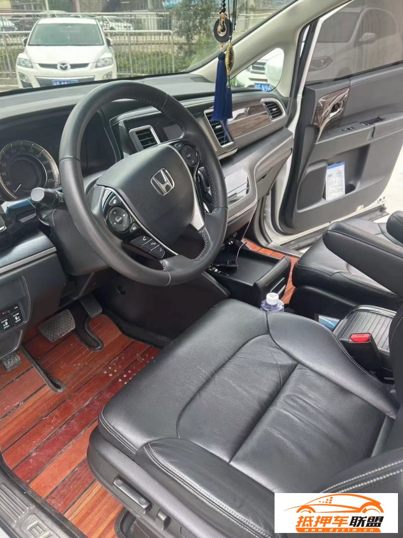  19年本田艾力紳MPV 