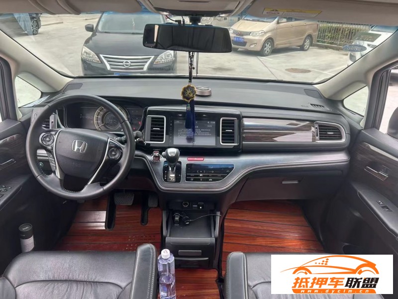  19年本田艾力紳MPV 