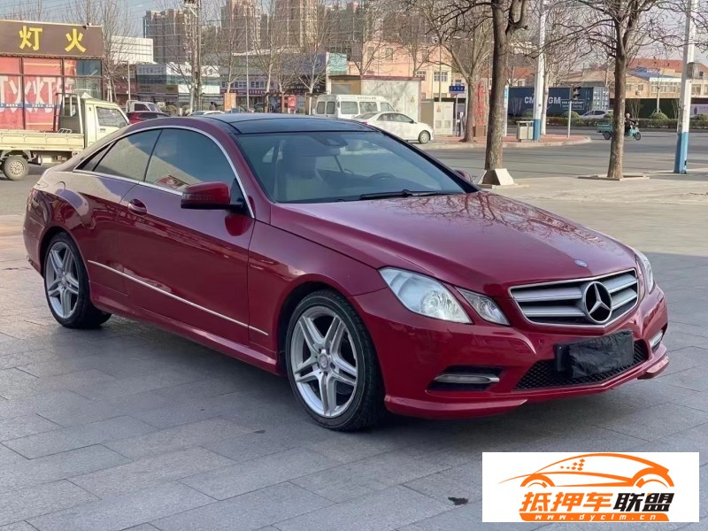  12年奔馳E轎車 