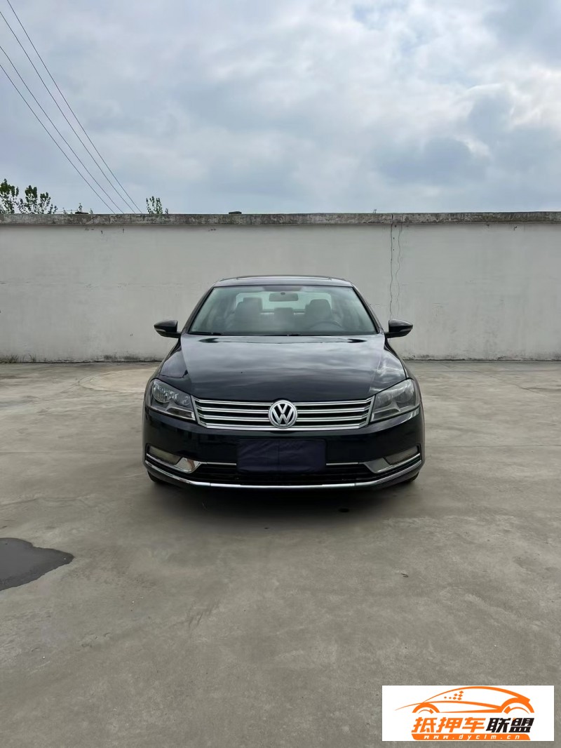  12年大眾邁騰轎車 