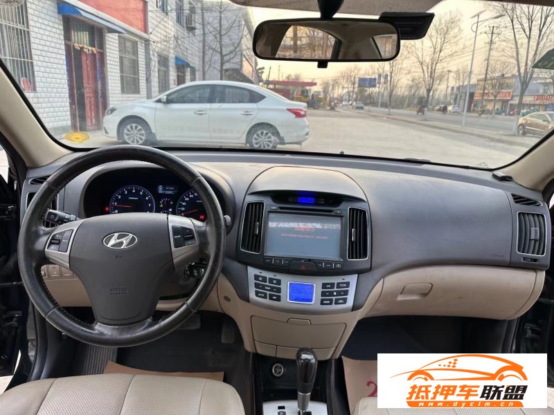  12年現(xiàn)代悅動轎車 