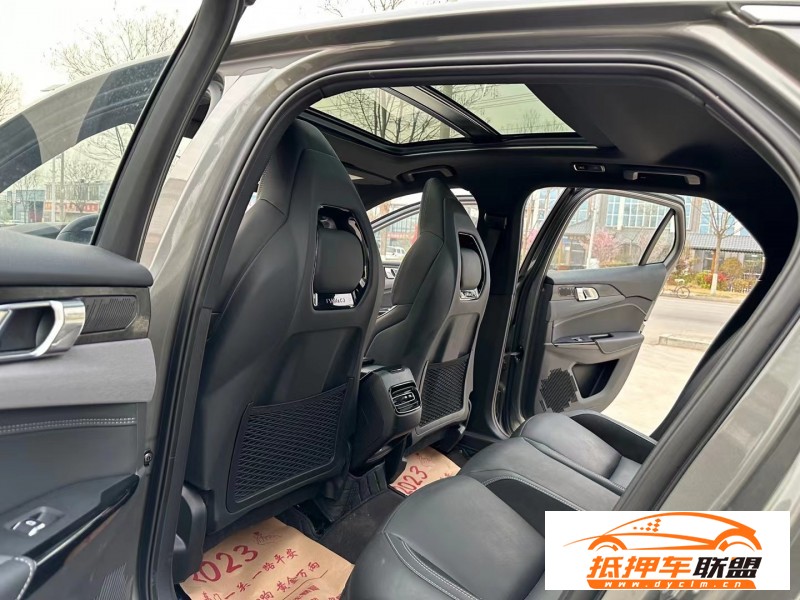  22年領(lǐng)克03轎車 