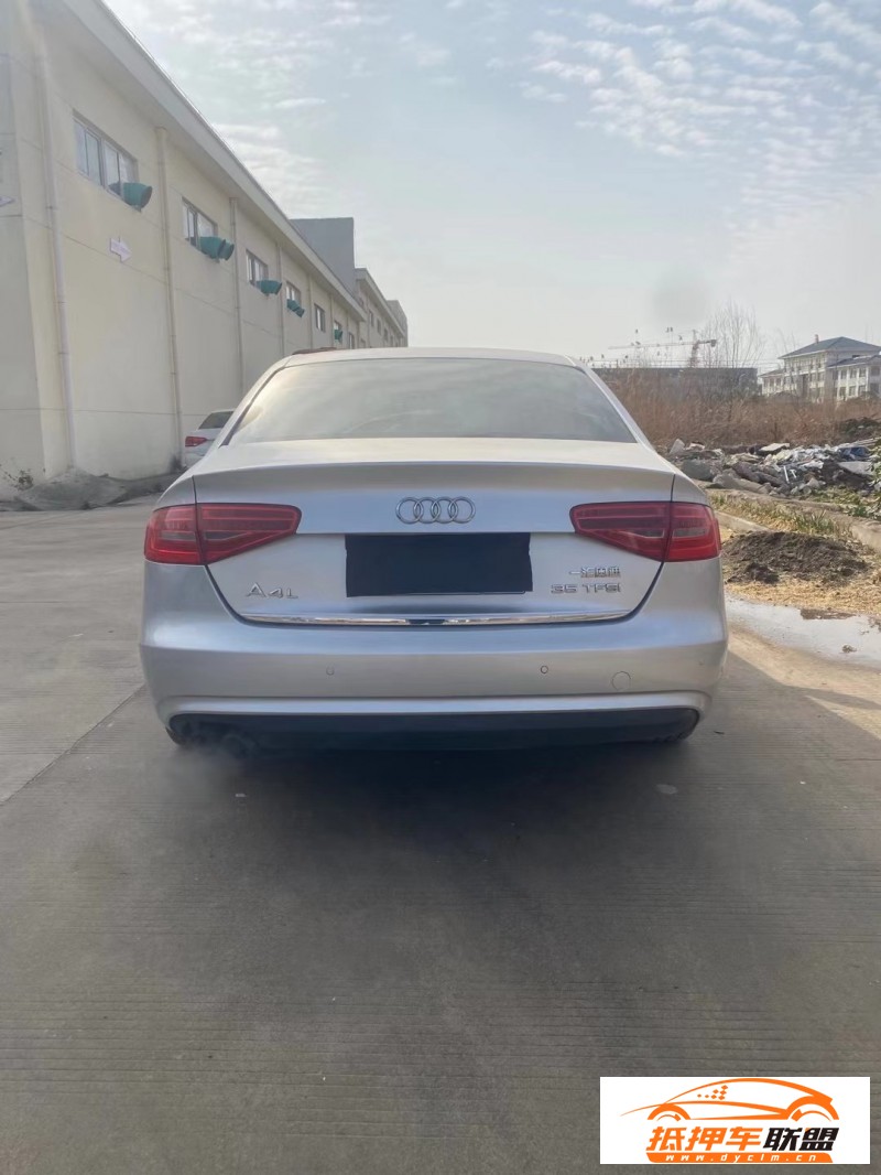  13年奧迪A4轎車 