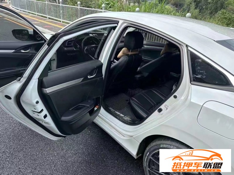  20年本田思域轎車 