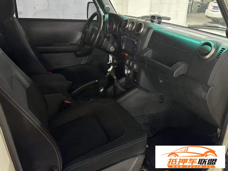  16年北京BJ40轎車 