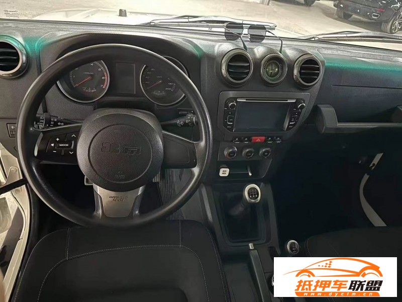  16年北京BJ40轎車 