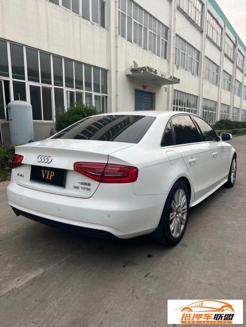  13年奧迪A4轎車 