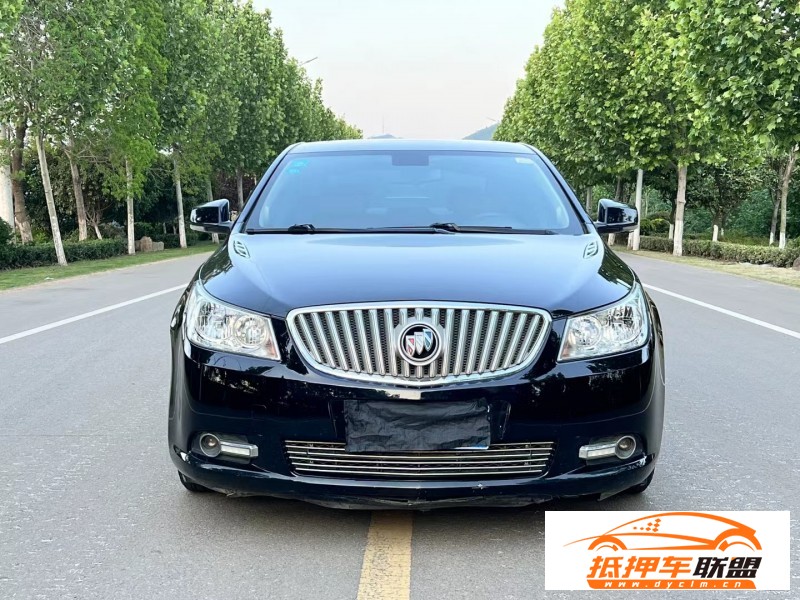  12年別克君越轎車 