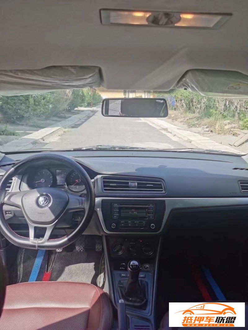  20年大眾朗逸轎車 