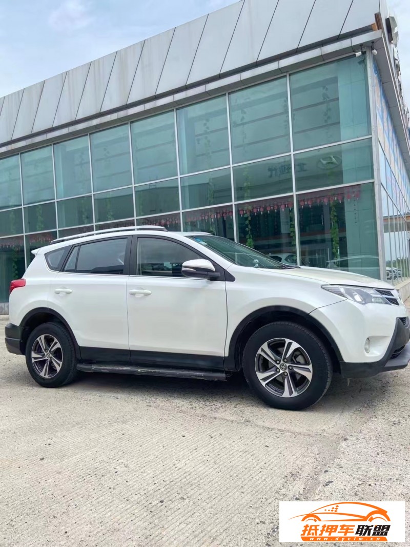  16年豐田RAV4榮放轎車 