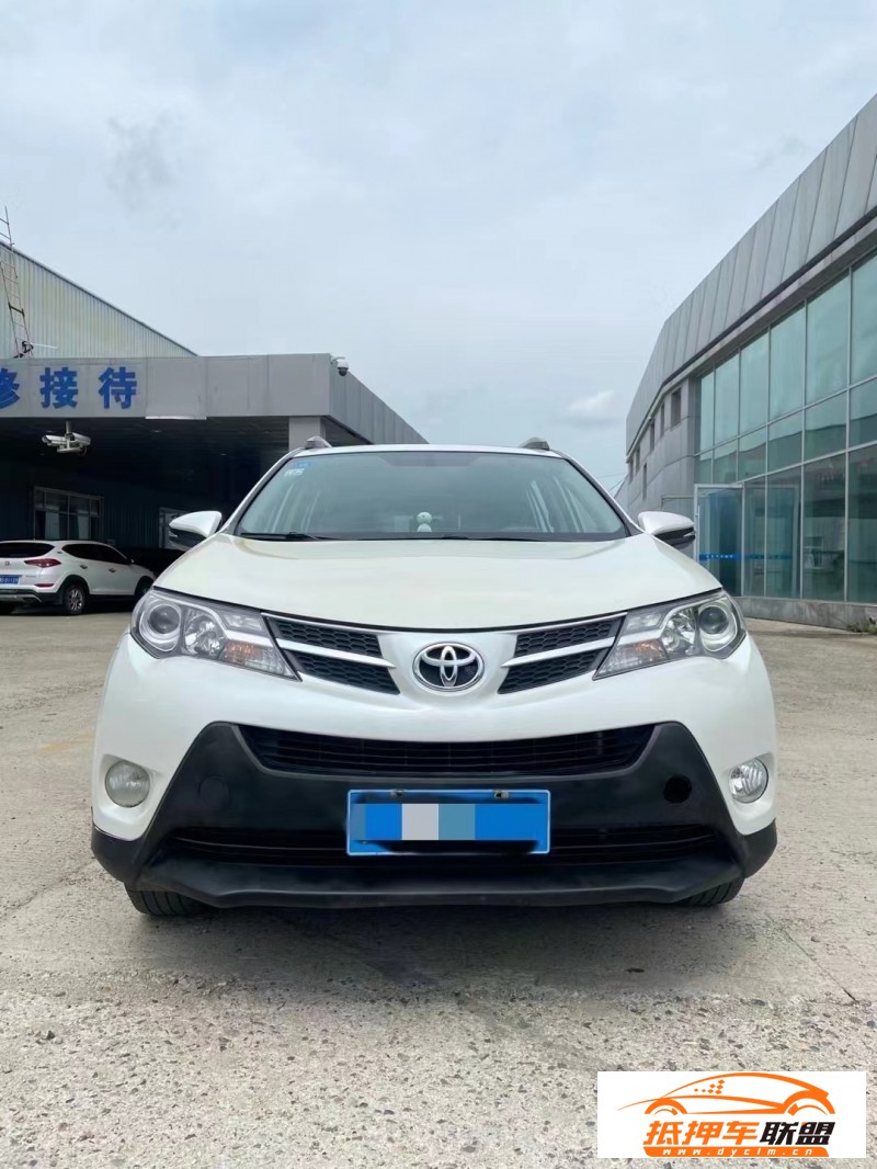  16年豐田RAV4榮放轎車 