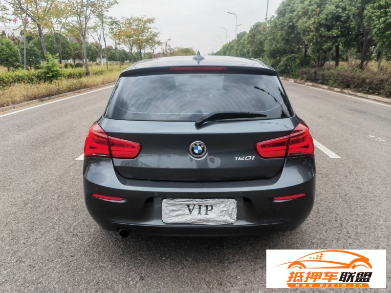  16年寶馬1系轎車(chē) 