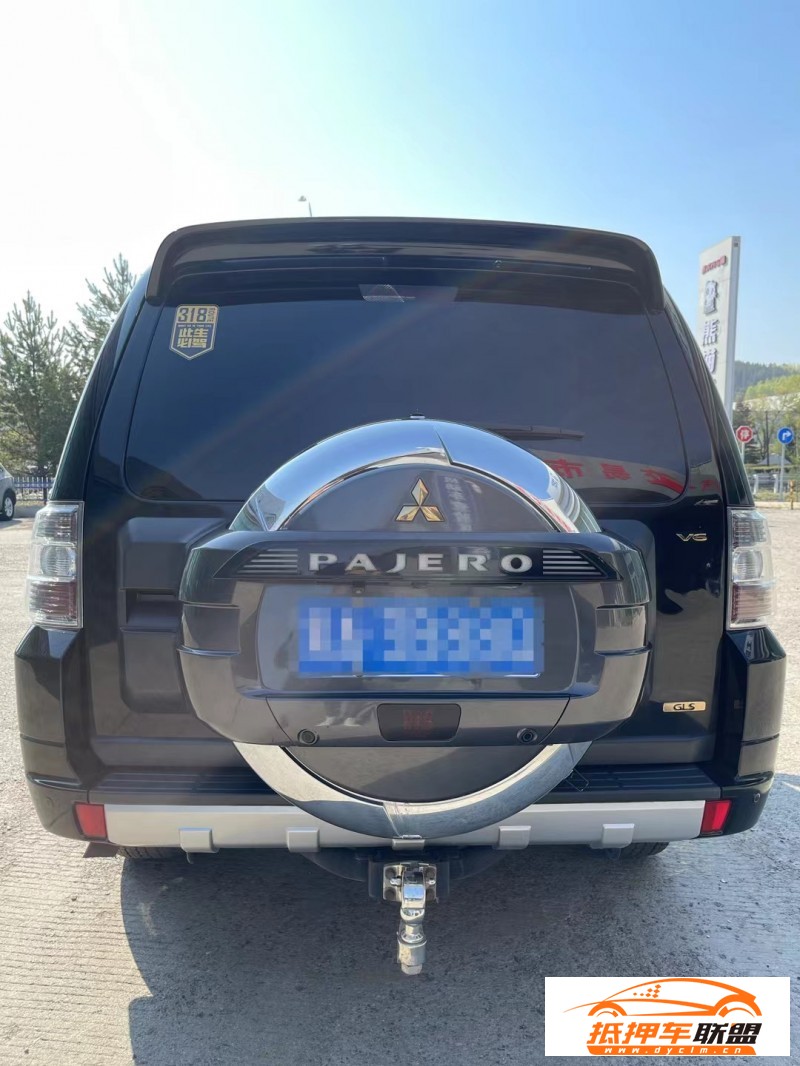  17年三菱帕杰羅轎車 