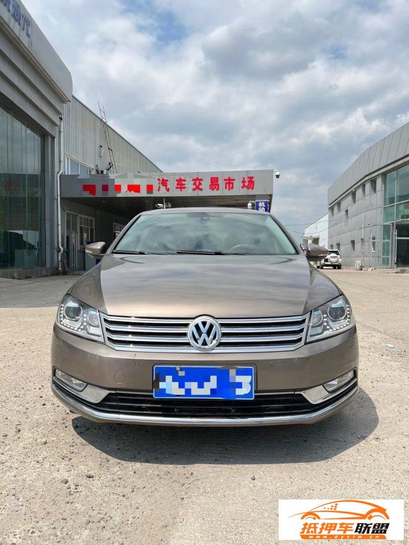  12年大眾邁騰轎車 