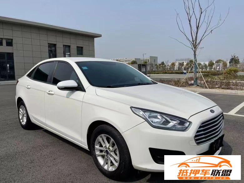  20年福特福睿斯轎車 