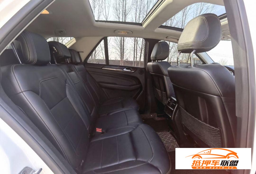 奔馳ml400奔馳M級(jí)(進(jìn)口) 2015款 奔馳M級(jí)(進(jìn)口) ML400 4MATIC 動(dòng)感型