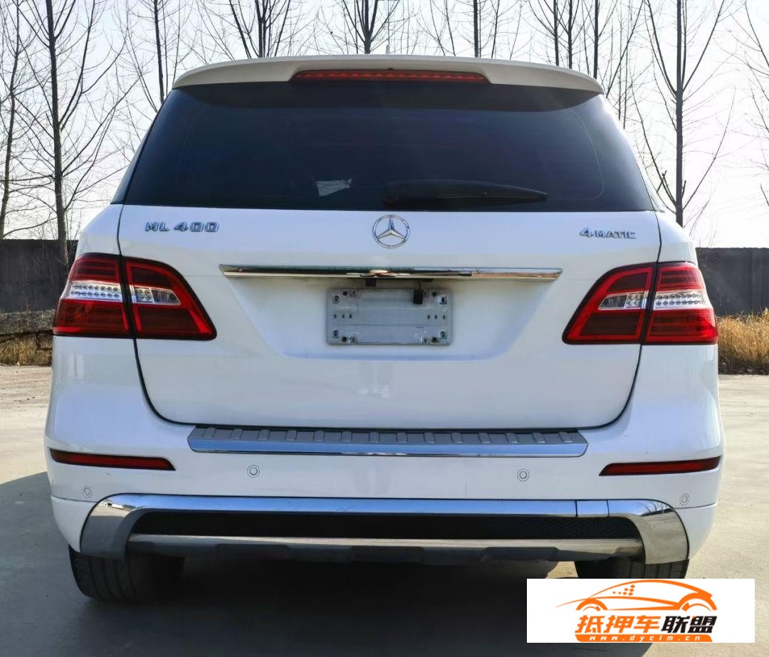 奔馳ml400奔馳M級(jí)(進(jìn)口) 2015款 奔馳M級(jí)(進(jìn)口) ML400 4MATIC 動(dòng)感型