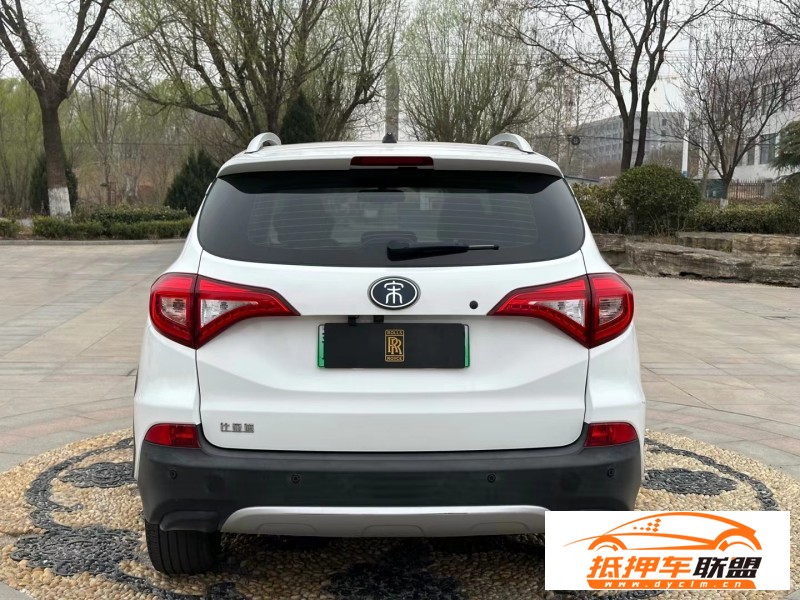  18年比亞迪宋轎車 
